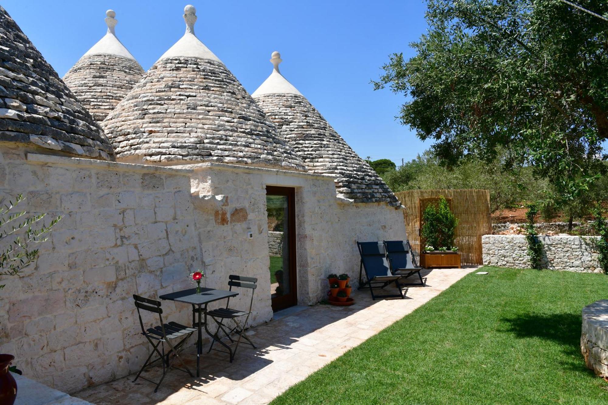 Lamarossa Trulli & Suites Antonelli Exterior foto