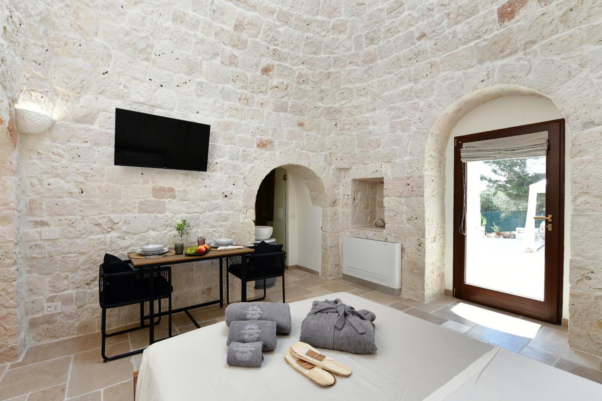 Lamarossa Trulli & Suites Antonelli Exterior foto